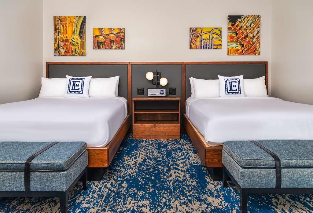 Hotel Elkhart, Tapestry Collection By Hilton الغرفة الصورة